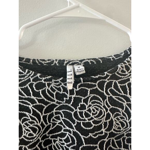 Elle Top Women's Medium Black White Embroidered Floral Textured Crewneck - Picture 2 of 7